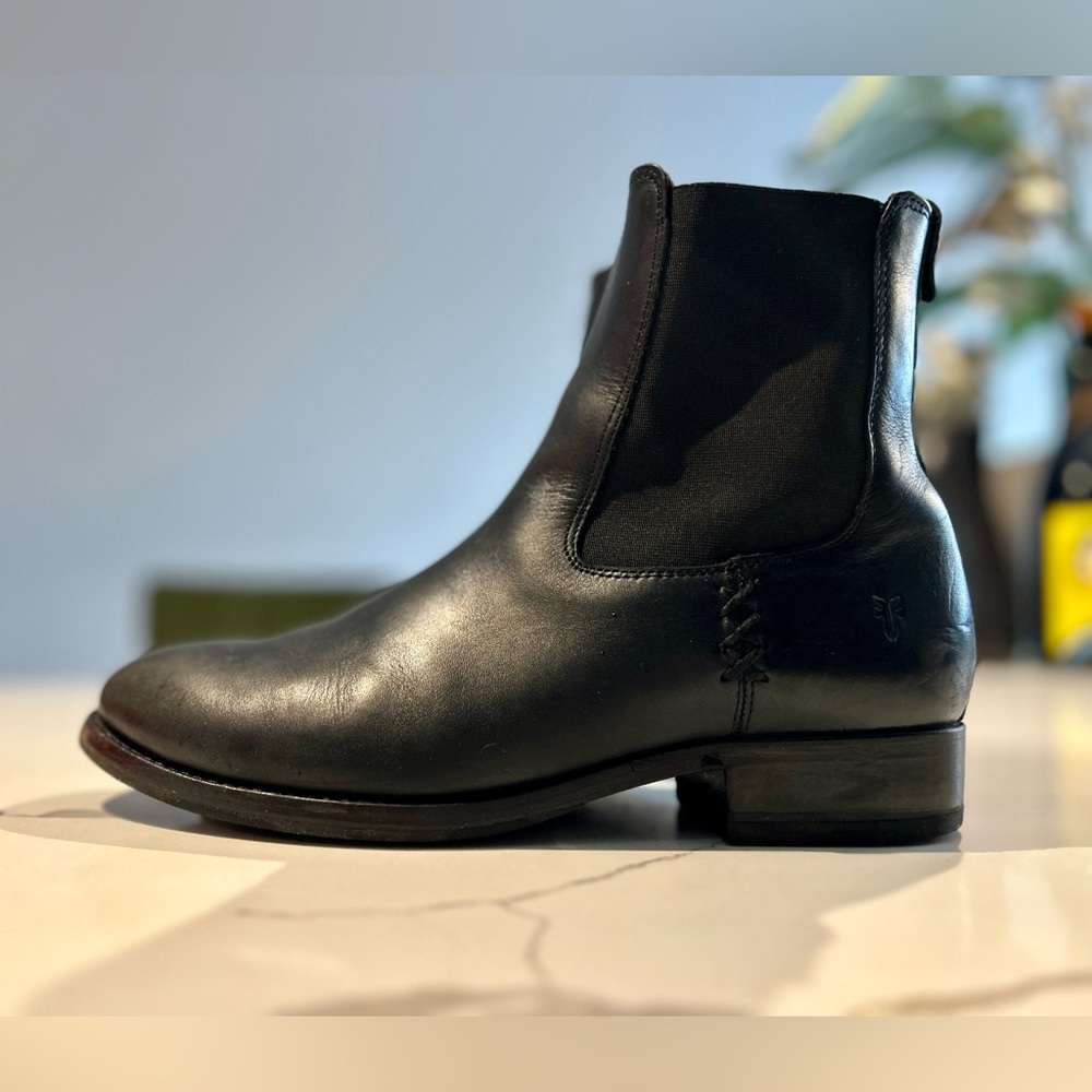 Frye Chelsea boot - Picture 3 of 11